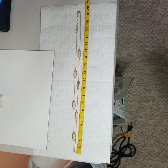 5/$25🌴Necklace Long Gold Colored Hardware Champgne Colored Accents - Picture 6 of 6